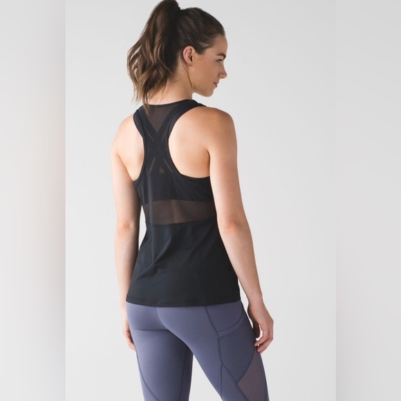 Lululemon Fast As Light 2-In-1 Tank Black Size 6 - Picture 3 of 13